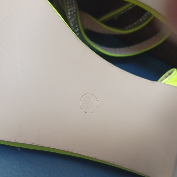 Heels - Picture 12 of 16